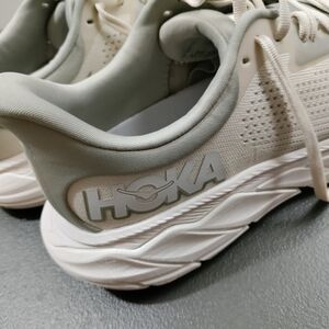 Hoka One Arahi 7 Mens Running Shoes SIZE 8